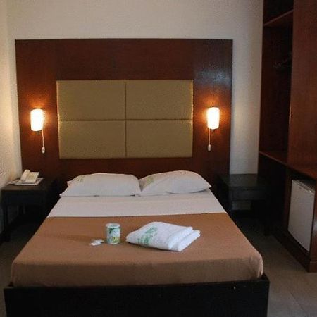 Cebu Century Hotel Bagian luar foto